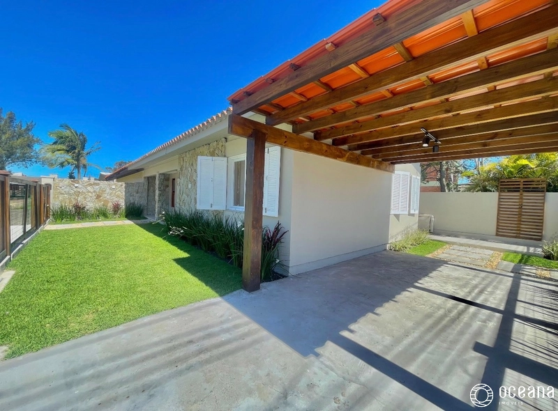 EXCELENTE CASA DE 03 DORMITÓRIOS LOCALIZADA NO CENTRO DE XANGRI-LÁ: 4ª foto da galeria de imagens do imóvel