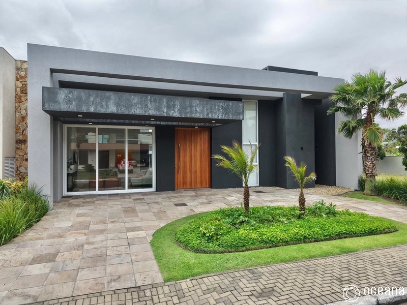 EXCELENTE CASA EM CONDOMÍNIO FECHADO MOBILIADA E DECORADA