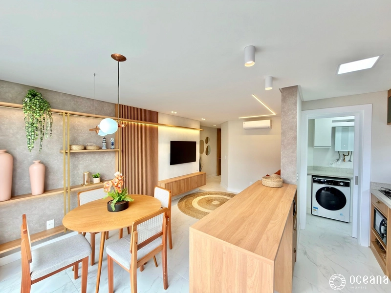 APARTAMENTO À VENDA A 01 QUADRA DO MAR