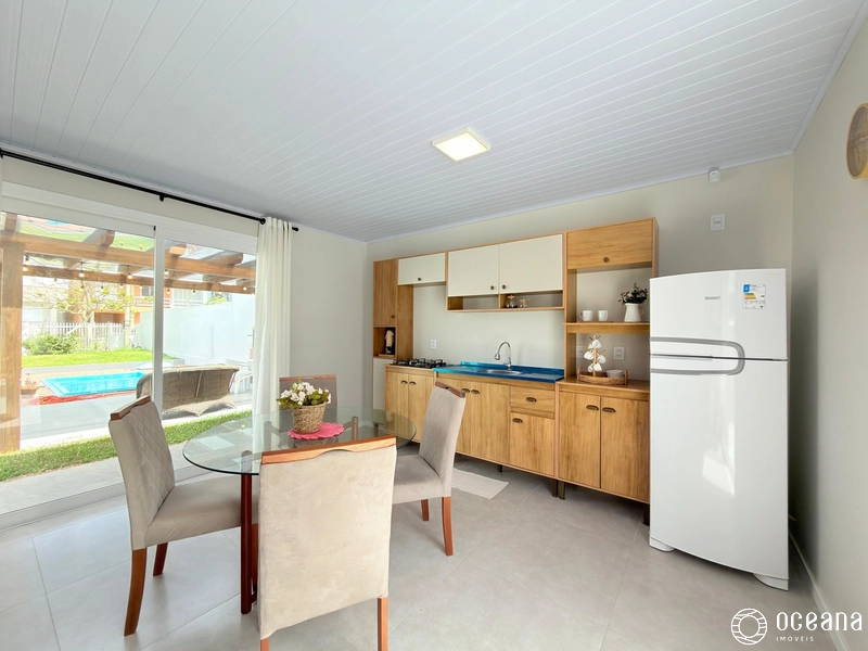 MELHOR NEGÓCIO EM CASA FORA DE CONDOMÍNIO APENAS 02 QUADRAS DO MAR!: 8ª foto da galeria de imagens do imóvel