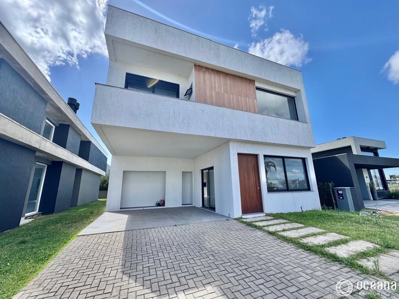 SOBRADO EM CONDOMÍNIO FECHADO