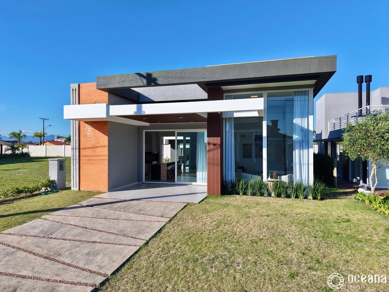 CASA EM CONDOMÍNIO A BEIRA MAR!