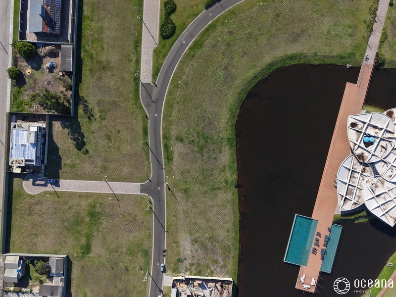 TERRENO EM CONDOMÍNIO FECHADO MEDINDO 494m²: 2ª foto da galeria de imagens do imóvel