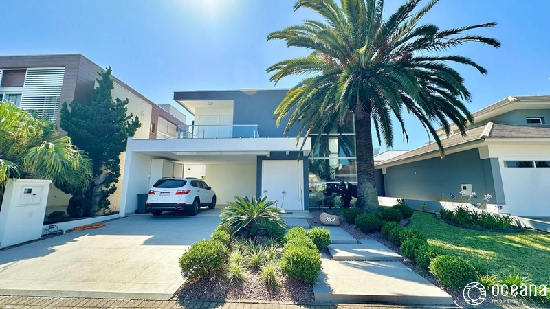 MAGNÍFICO SOBRADO EM CONDOMÍNIO FECHADO DE ALTO PADRÃO!