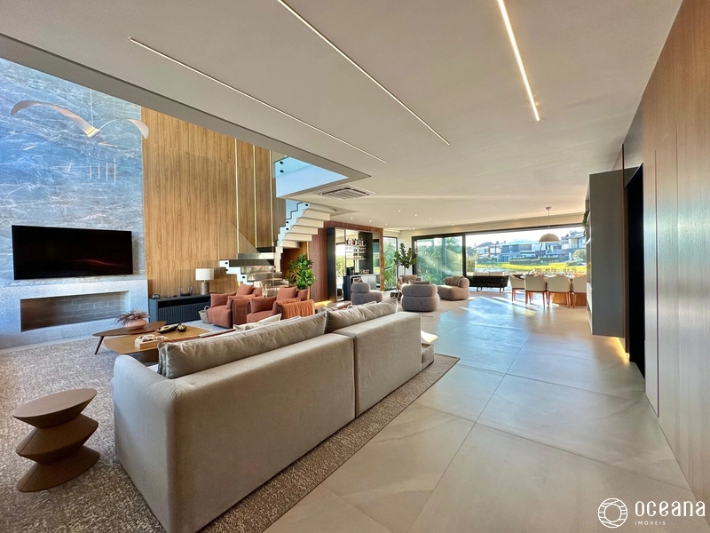 SOBRADO À VENDA COM VISTA INCRÍVEL PARA O LAGO: 3ª foto da galeria de imagens do imóvel