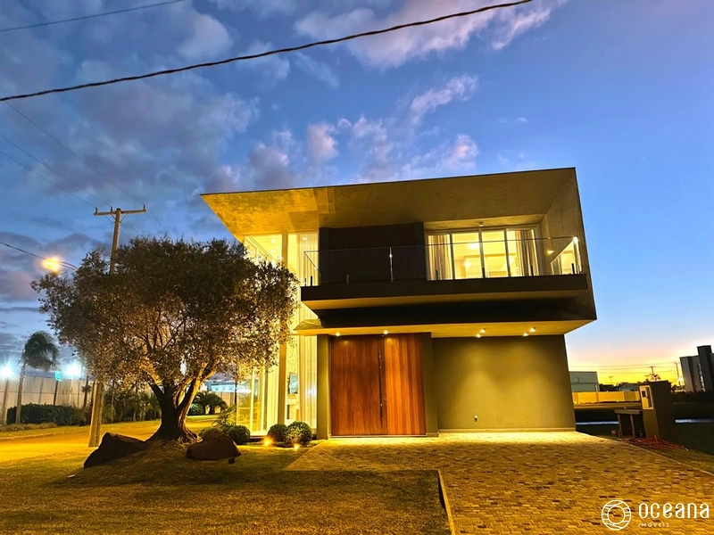 CASA DE ALTO PADRÃO EM CONDOMÍNIO DE LUXO