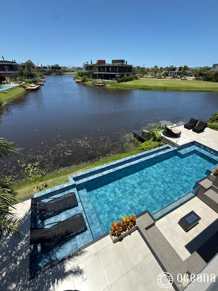 SOBRADO EM CONDOMÍNIO FECHADO COM PISCINA DE BORDA INFINITA!: 14ª foto da galeria de imagens do imóvel