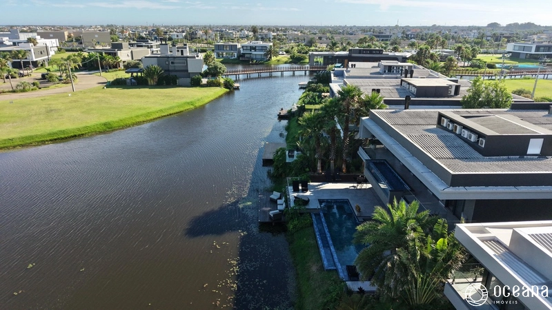 MANSÃO COM VISTA FANTÁSTICA PARA O LAGO: 6ª foto da galeria de imagens do imóvel