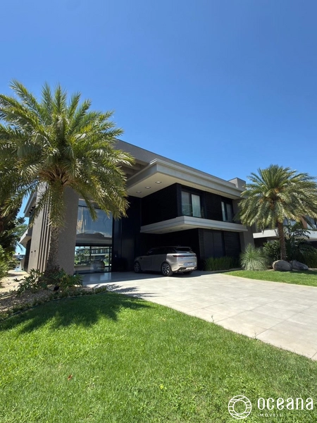 SOBRADO EM CONDOMÍNIO FECHADO COM PISCINA DE BORDA INFINITA!: 4ª foto da galeria de imagens do imóvel