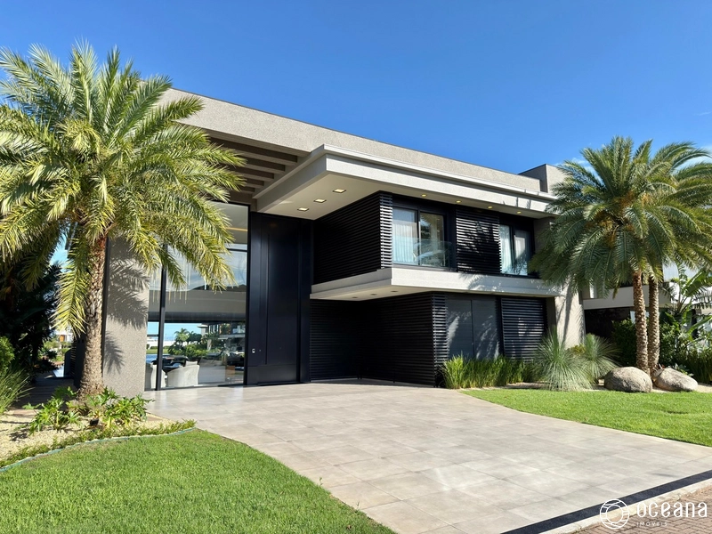 MANSÃO COM VISTA FANTÁSTICA PARA O LAGO: 2ª foto da galeria de imagens do imóvel