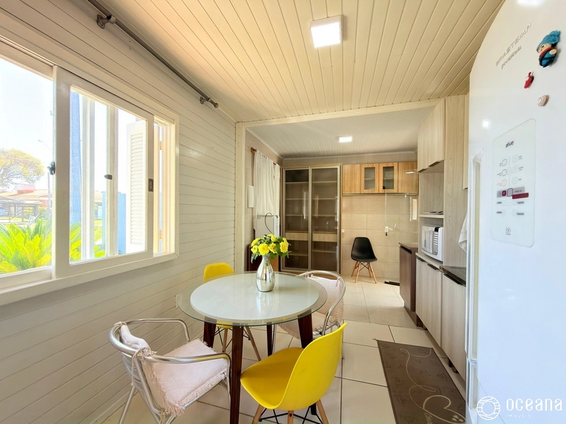 CASA À VENDA, LADO MAR NO BAIRRO ARAÇÁ!: 4ª foto da galeria de imagens do imóvel