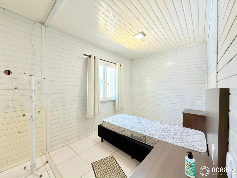 CASA À VENDA, LADO MAR NO BAIRRO ARAÇÁ!: 8ª foto da galeria de imagens do imóvel