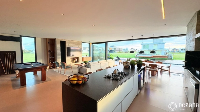 EXELENTE SOBRADO EM CONDOMÍNIO FECHADO!