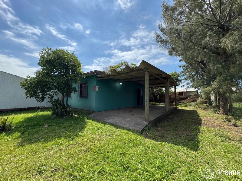 CASA LOCALIZADA NA PRAIA DO BARCO COM TERRENO MEDINDO 15x36