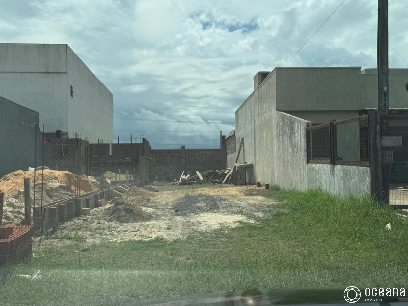 TERRENO LOCALIZADO NO BAIRRO JARDIM BEIRA MAR!