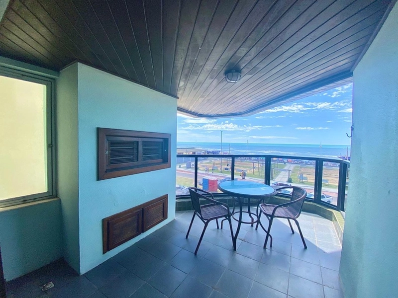 APARTAMENTO BEIRA MAR COM 03 SUÍTES + DEPENDÊNCIA E 02 VAGAS!