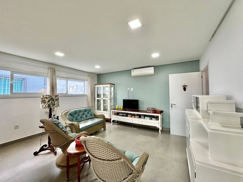 CASA EM CONDOMÍNIO FECHADO COMPOSTA POR 04 SUÍTES AMERICANAS!: 2ª foto da galeria de imagens do imóvel