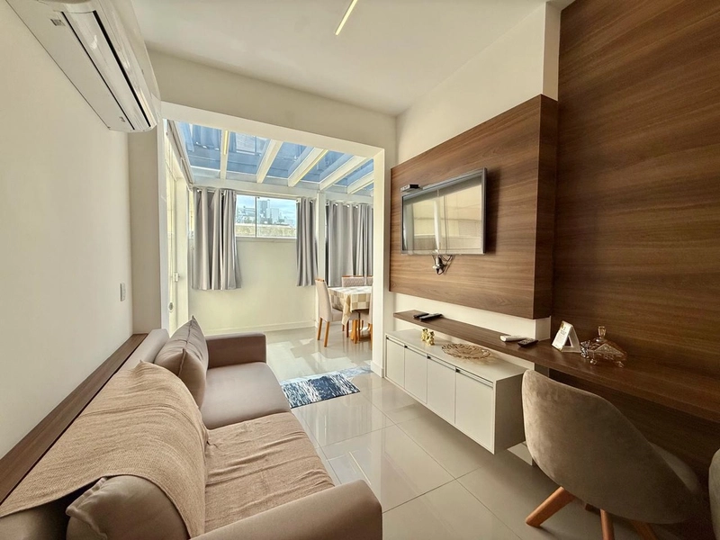 APARTAMENTO DE 02 DORMITÓRIOS A UMA QUADRA DO MAR!: 2ª foto da galeria de imagens do imóvel