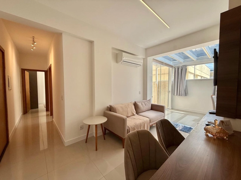 APARTAMENTO DE 02 DORMITÓRIOS A UMA QUADRA DO MAR!: 3ª foto da galeria de imagens do imóvel