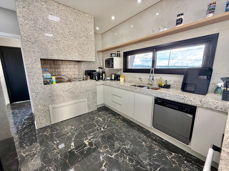 SOBRADO MOBILIADO E EQUIPADO EM CONDOMÍNIO FECHADO DE ALTO PADRÃO!: 9ª foto da galeria de imagens do imóvel