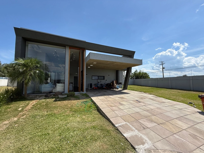 SOBRADO MOBILIADO E EQUIPADO EM CONDOMÍNIO FECHADO DE ALTO PADRÃO!: 2ª foto da galeria de imagens do imóvel