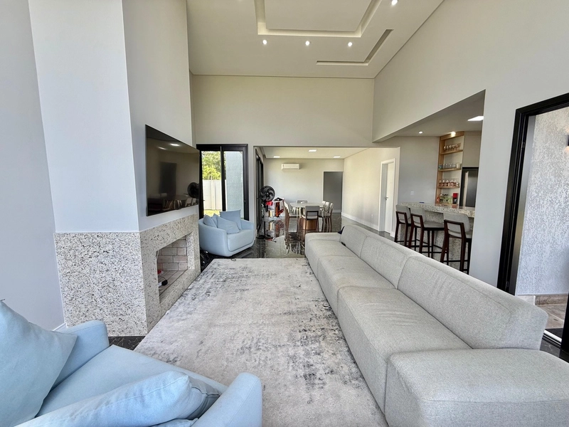 SOBRADO MOBILIADO E EQUIPADO EM CONDOMÍNIO FECHADO DE ALTO PADRÃO!: 3ª foto da galeria de imagens do imóvel