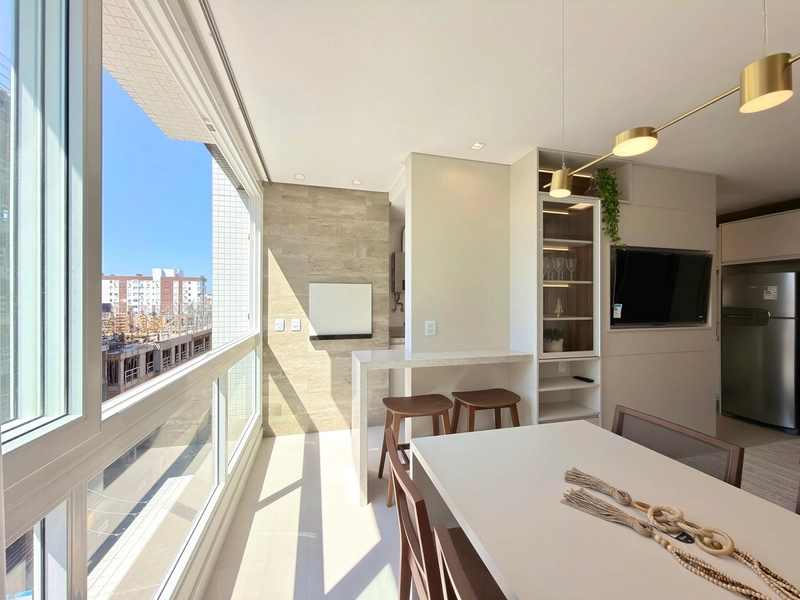 APARTAMENTO MOBILIADO E DECORADO DE 02 DORMITÓRIOS!