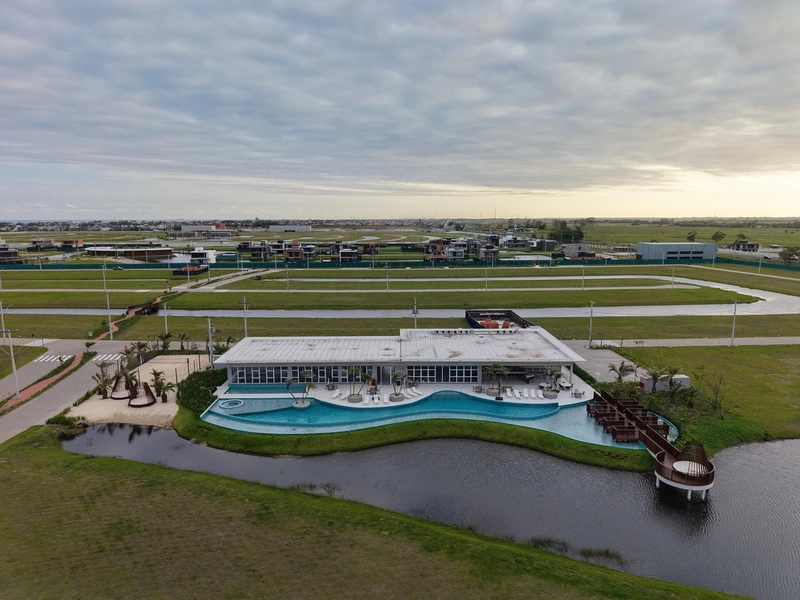 TERRENO EM CONDOMÍNIO FECHADO COM INFRAESTRUTURA COMPLETA!: 3ª foto da galeria de imagens do imóvel