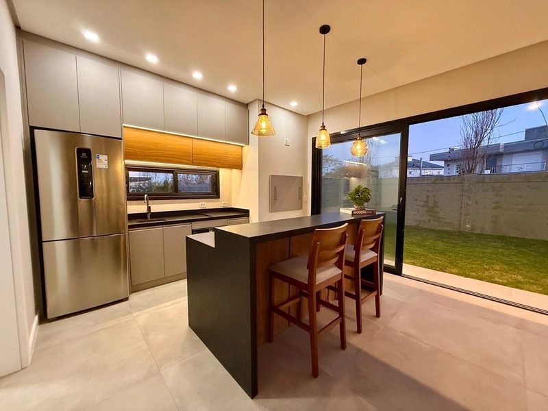 SOBRADO FRENTE NORTE CONDOMÍNIO SUNSET: 14ª foto da galeria de imagens do imóvel