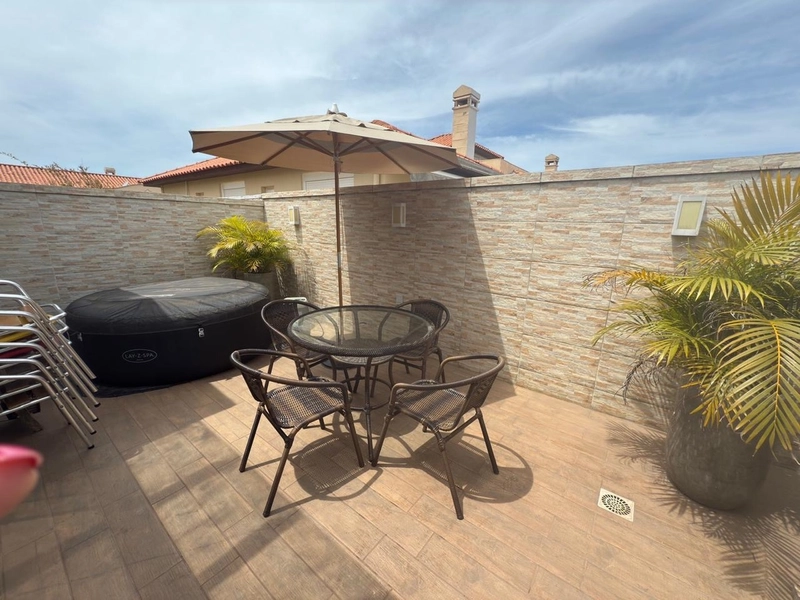 Casa 2 dormitorios, suite, Condominio Fechado, Confira!