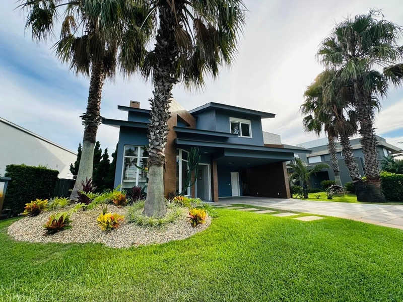 EXCELENTE CASA EM CONDOMÍNIO FECHADO!