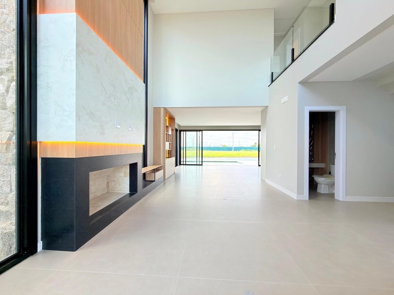 SOBRADO EM CONDOMÍNIO FECHADO BEIRA LAGO À VENDA: 3ª foto da galeria de imagens do imóvel