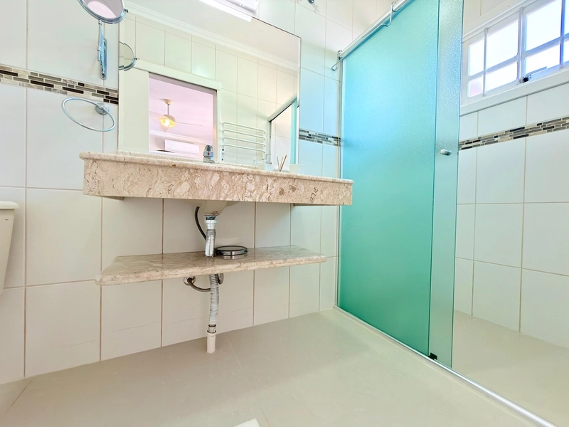 CASA COMPOSTA POR 03 SUÍTES INDEPENDENTES E PISCINA EM ATLÂNTIDA SUL!: 12ª foto da galeria de imagens do imóvel