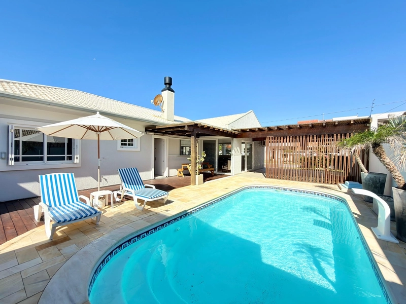 CASA COMPOSTA POR 03 SUÍTES INDEPENDENTES E PISCINA EM ATLÂNTIDA SUL!: 20ª foto da galeria de imagens do imóvel