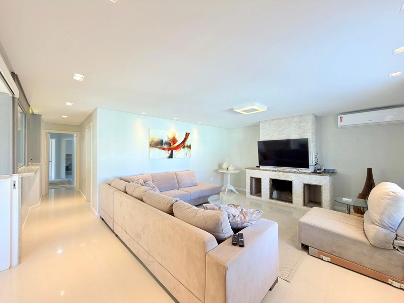 CASA COMPOSTA POR 03 SUÍTES INDEPENDENTES E PISCINA EM ATLÂNTIDA SUL!: 2ª foto da galeria de imagens do imóvel