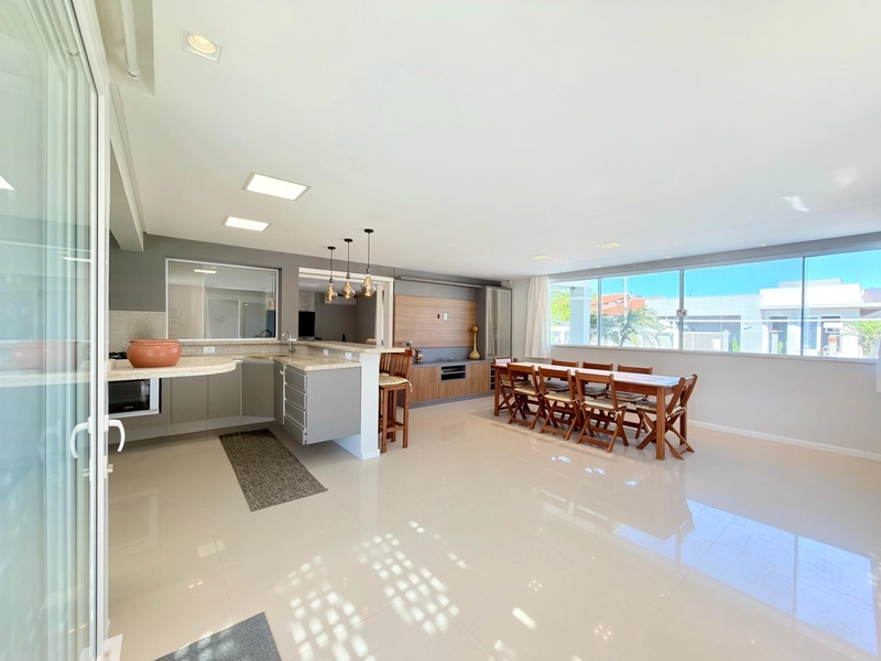 CASA COMPOSTA POR 03 SUÍTES INDEPENDENTES E PISCINA EM ATLÂNTIDA SUL!: 5ª foto da galeria de imagens do imóvel