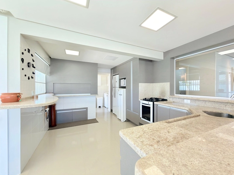 CASA COMPOSTA POR 03 SUÍTES INDEPENDENTES E PISCINA EM ATLÂNTIDA SUL!: 6ª foto da galeria de imagens do imóvel