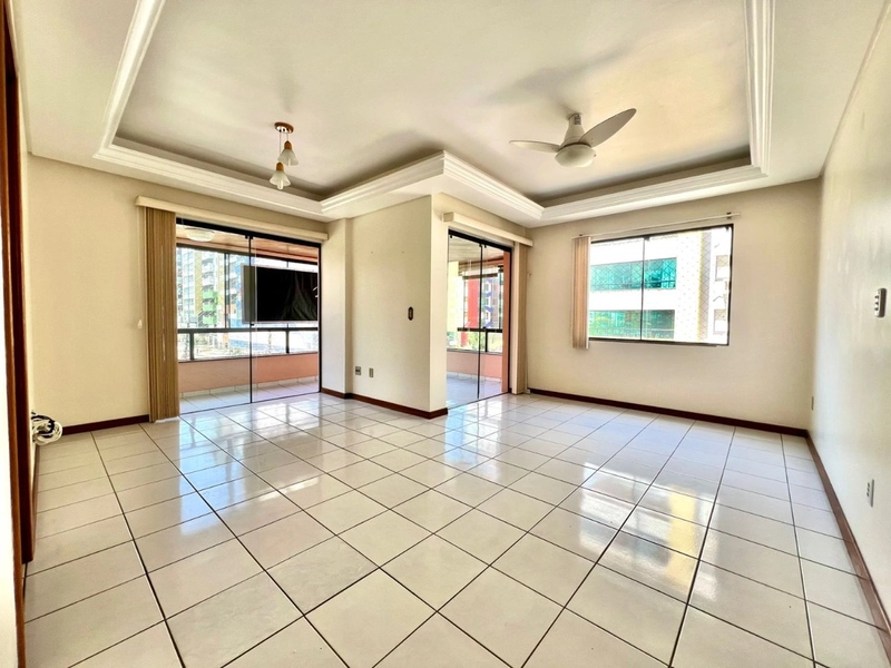 APARTAMENTO DE 03 DORMITÓRIOS COM SACADA EM L!