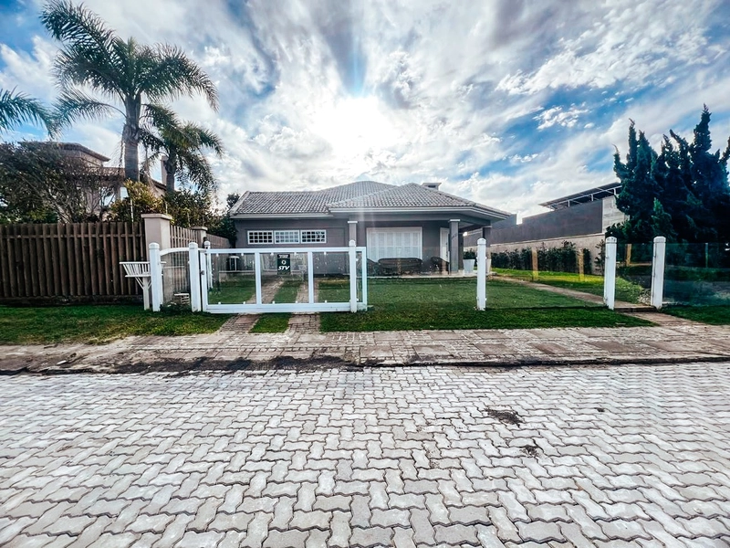 CASA TÉRREA EM LOCALIZAÇÃO NOBRE - ATLÂNTIDA!: 2ª foto da galeria de imagens do imóvel