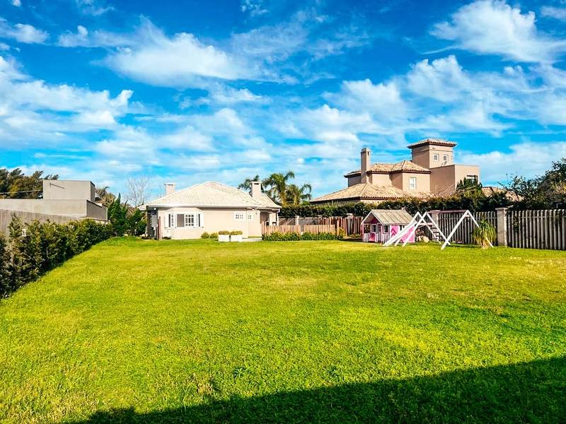 CASA TÉRREA EM LOCALIZAÇÃO NOBRE - ATLÂNTIDA!: 24ª foto da galeria de imagens do imóvel