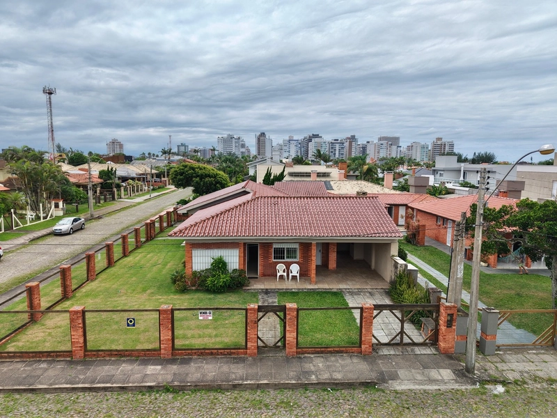 CASA MOBILIADA COM 07 DORM À VENDA EM ATLÂNTIDA/XANGRI-LÁ: 1ª foto da galeria de imagens do imóvel