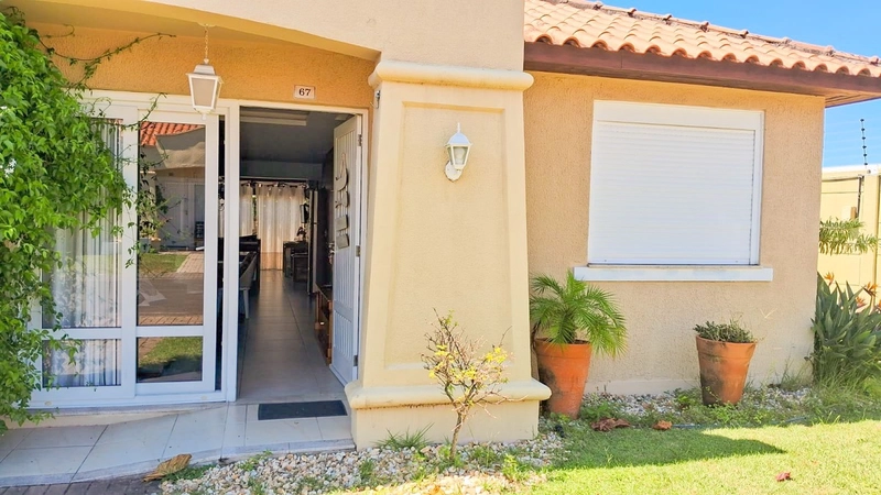 CASA TÉRREA EM CONDOMÍNIO FECHADO