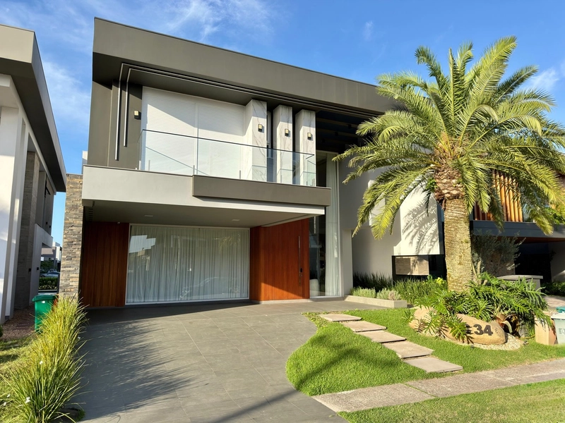 CASA BEIRA LAGO À VENDA!