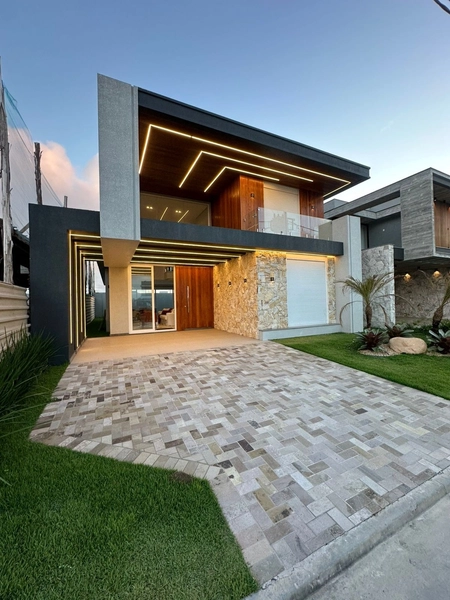 SOBRADO MOBILIADO E DECORADO À VENDA EM CONDOMÍNIO FECHADO