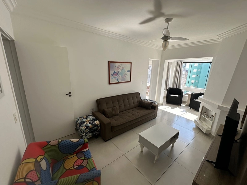 APARTAMENTO MOBILIADO DE 02 DORMITÓRIOS NO CENTRO - COM VAGA!