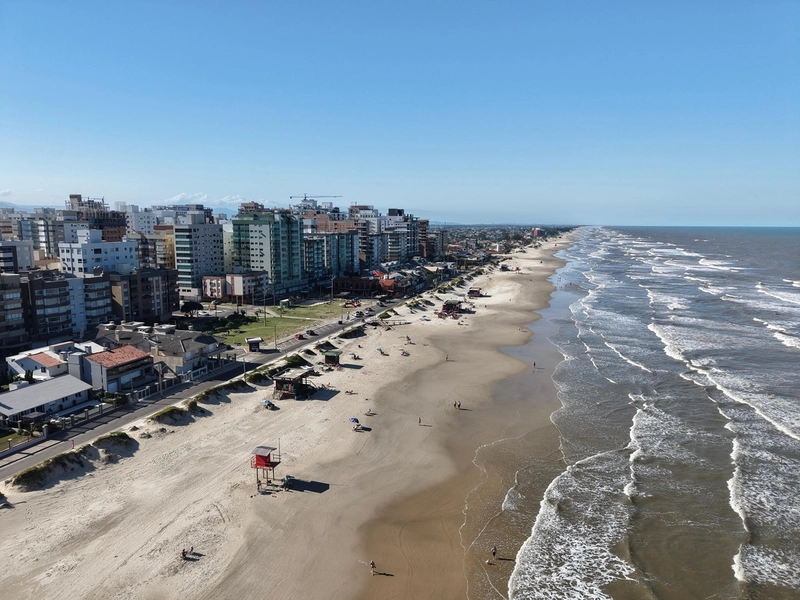 SOBRADO NA BEIRA MAR DE CAPÃO DA CANOA EM FRENTE A PRAÇA AVESON!: 24ª foto da galeria de imagens do imóvel