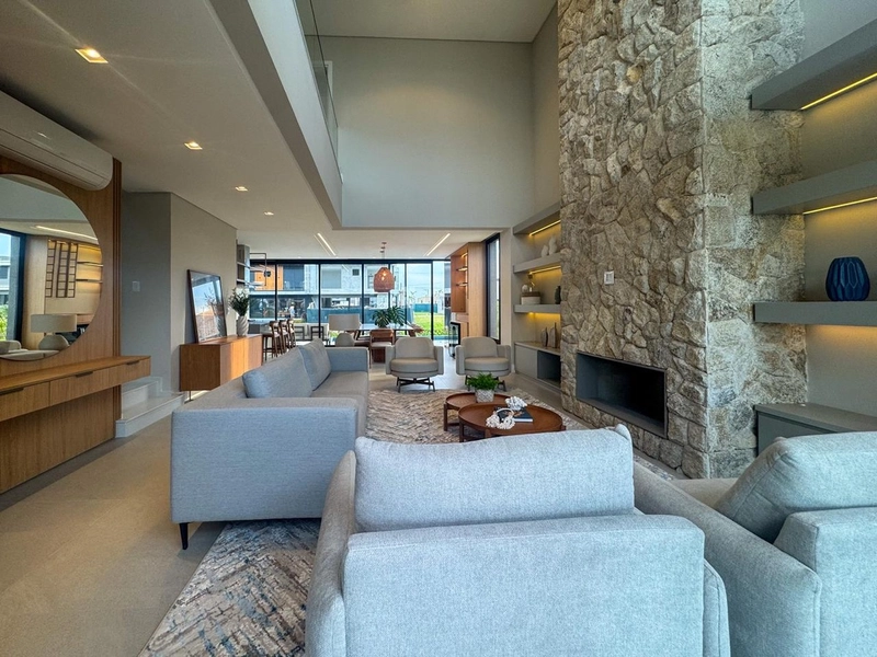 SOBRADO DE ALTO PADRÃO EM CONDOMÍNIO FECHADO!: 3ª foto da galeria de imagens do imóvel