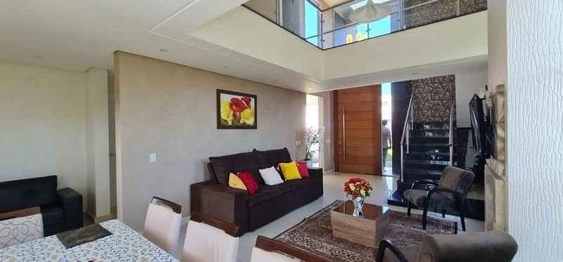 CASA EM CONDOMÍNIO FECHADO COMPOSTA POR 04 DORMITÓRIOS!: 3ª foto da galeria de imagens do imóvel