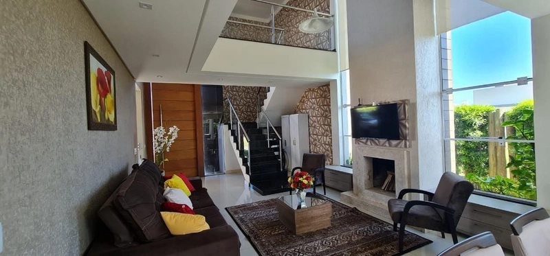 CASA EM CONDOMÍNIO FECHADO COMPOSTA POR 04 DORMITÓRIOS!: 2ª foto da galeria de imagens do imóvel