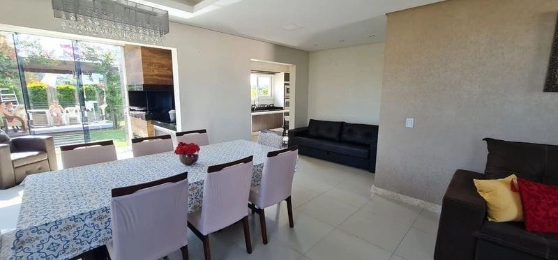 CASA EM CONDOMÍNIO FECHADO COMPOSTA POR 04 DORMITÓRIOS!: 4ª foto da galeria de imagens do imóvel